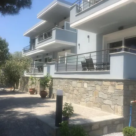 Isalos Suites Néa Péramos Esterno foto